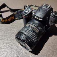 Nikon D7000 con obiettivo Nikkor 16-85