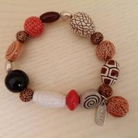 Braccialetto elastico con perle