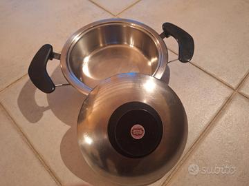 Pentola AMC 75cl, dotata di 2 manici e 1 coperchio