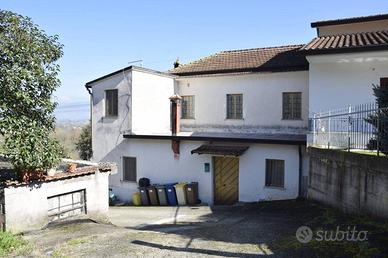 Appartamento di 146 m² con 5 locali a Esperia
