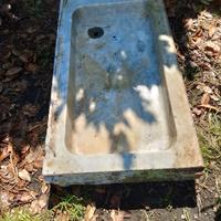 Antico acquaio in marmo