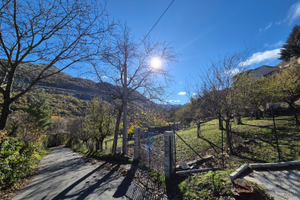 700mq terreno edificabile + rustico con tetto