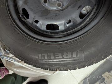 Pirelli treno gomme invernali
