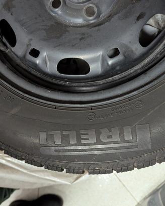 Pirelli treno gomme invernali