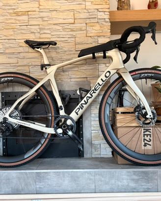 Pinarello Grevil F9 2025 taglia 52 (M)