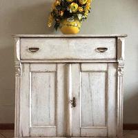 Antica credenza