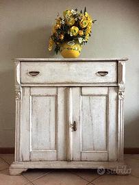Antica credenza
