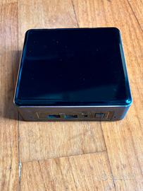 Intel Nuc 7 i5BNK 8gb di ram 256 gb