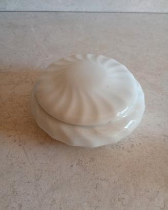 Scatola in porcellana di Limoges 