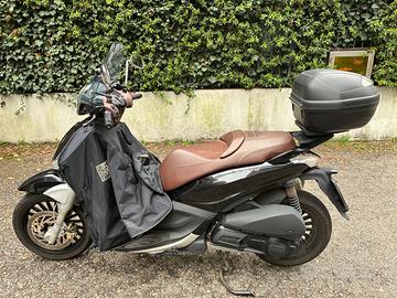 Beverly Piaggio 300