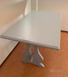 Tavolo in legno massello arte povera.