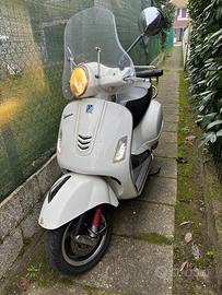 Piaggio vespa 300 gtsuper 2018 perfetta