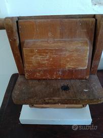  vecchia grattacacia in legno