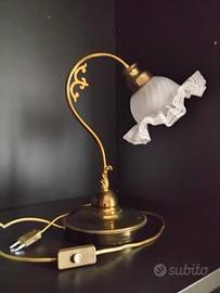 lampada vintage stile Liberty ottone e vetro 