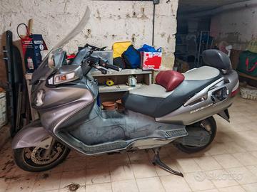 Suzuki Burgman 650 del 2010, 71000 km