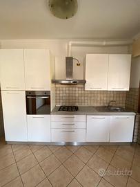 Cucina lineare completa Bianco lucido