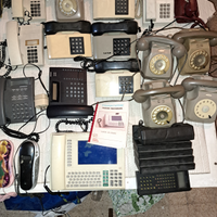 Telefoni a filo anni 80