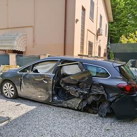 opel Astra pezzi di ricambio 