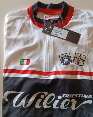 Completo ciclista marca WILIER TRIESTINA
