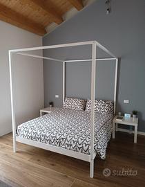 letto a baldacchino 