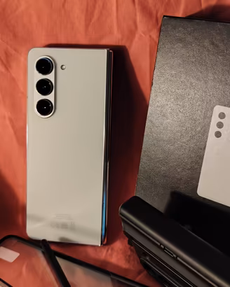 Samsung galaxy fold 5 