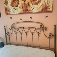 struttura letto matrimoniale in ferro battuto 