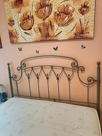 struttura letto matrimoniale in ferro battuto 