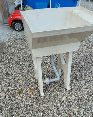Lavatoio/vaschetta per esterno in cemento bianco