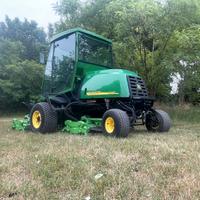 T24 Taglia erba John Deer 3245C