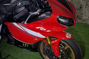 Yamaha r1