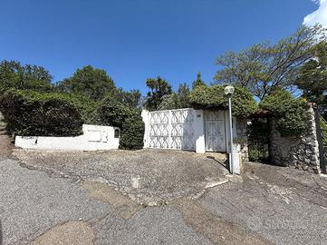 PORZIONE DI BIFAMILIARE A GENZANO DI ROMA