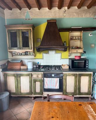 Cucina in legno stile toscano