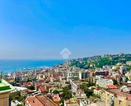 4 LOCALI A NAPOLI