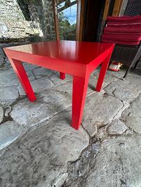 Tavolo quadrato rosso