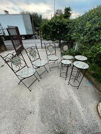 Set di sedie e tavolini