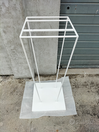 Mobiletto Con Base E Struttura in Metallo