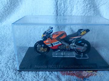 Modellino Honda RC211V Valentino Rossi 