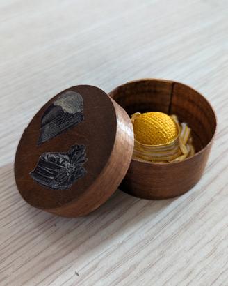 (Fatto a mano) Miniatura Cappelliera+Cappello Gial