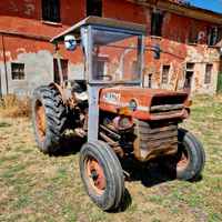 Trattore agricolo Massey Ferguson 135
