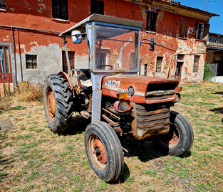 Trattore agricolo Massey Ferguson 135