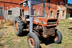 Trattore agricolo Massey Ferguson 135