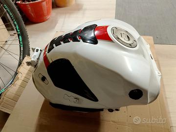 serbatoio benzina Yamaha R1 07/08 