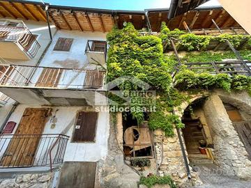 Rustico / Casale di 74 m² con 3 locali e box auto 