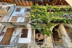 Rustico / Casale di 74 m² con 3 locali e box auto 