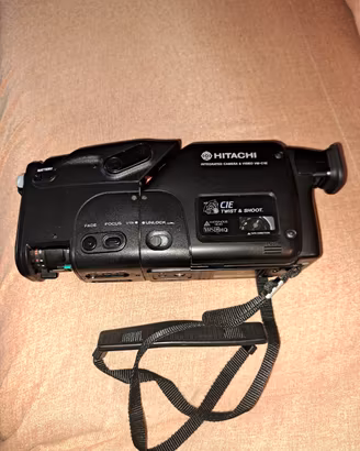 Videocamera Vintage VHS-C HITACHI VM-C1E /custodia