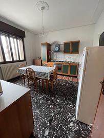 Spinea ampia porzione di casa su tre piani