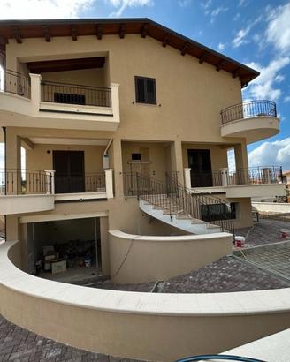 Elegante Villa Nuova Costruzione Su 3 Livelli