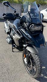 BMW R1250 GS anno 2022 da vetrina