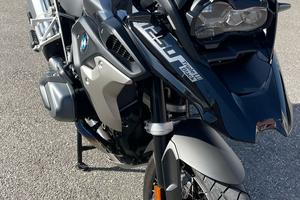 BMW R1250 GS anno 2022 da vetrina