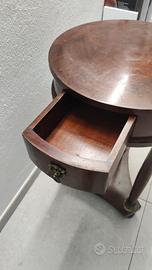 Tavolino rotondo in legno massiccio